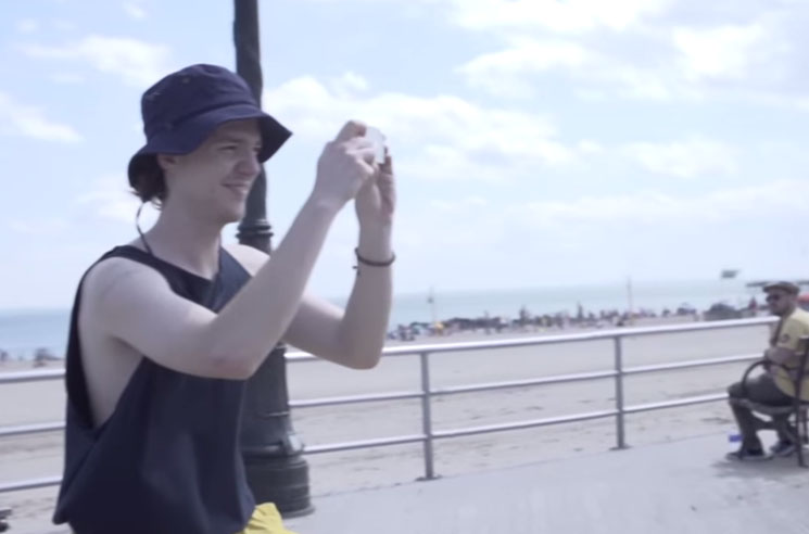 Homeshake"Give It to Me" (video)