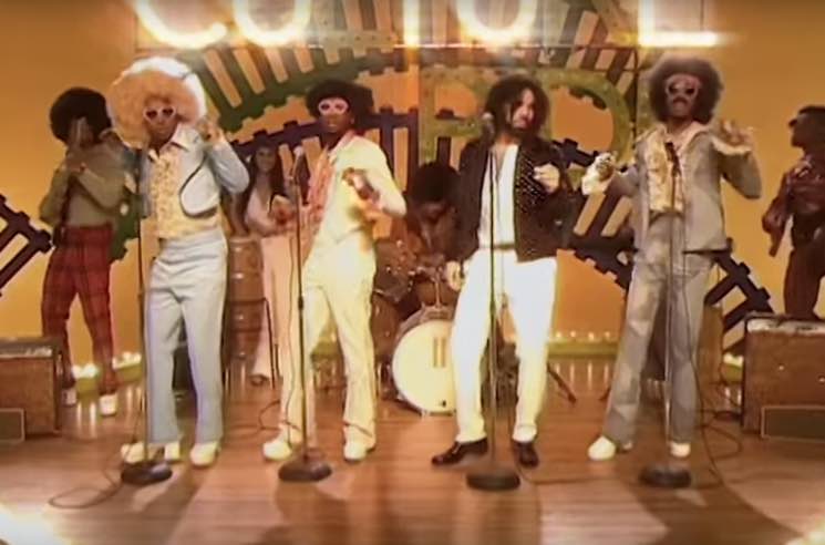 Husarbejde velordnet Læsbarhed Migos and Drake Travel Back to the '70s in "Walk It Talk It" Video |  Exclaim!