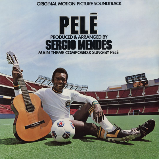 Le footballeur brésilien emblématique Pelé était également un musicien parfait