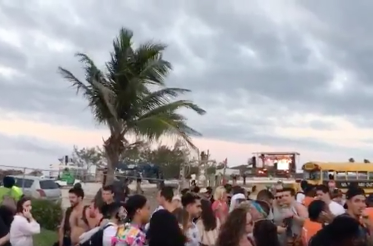 Bahamas's Luxury Fyre Festival Descends into 'Mass Chaos' 