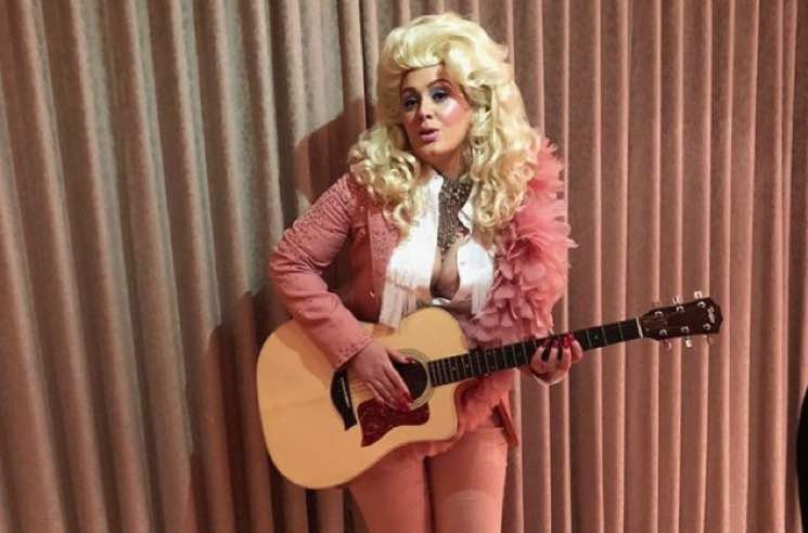 Adele Dressed Up as Dolly Parton and No One Knows Why