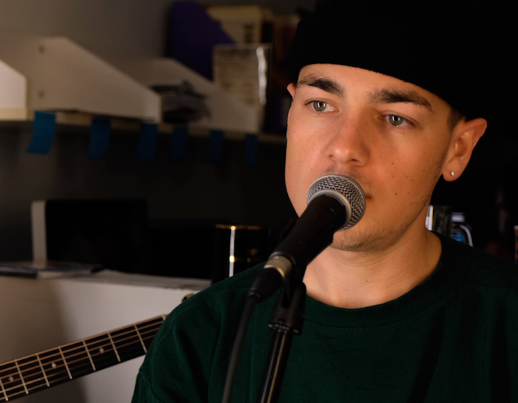 Watch Boston Manor Perform Acoustic Versions of 'Halo' and 'Bad Machine' 