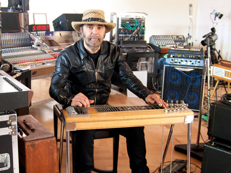 Daniel Lanois Helps Launch UpRise.FM Streaming Service 