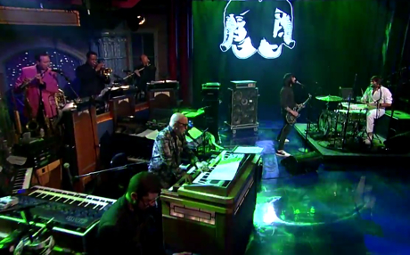 Death From Above 1979 'Trainwreck 1979' (live on 'Letterman')