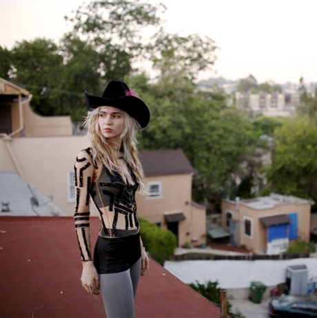 Grimes Condemns Hard Drugs in Tumblr Statement 
