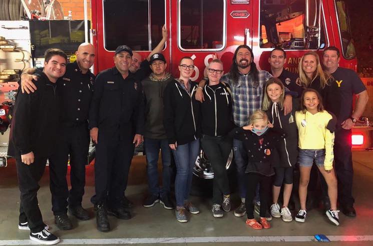 ​Dave Grohl Cooked BBQ for California Firefighters 