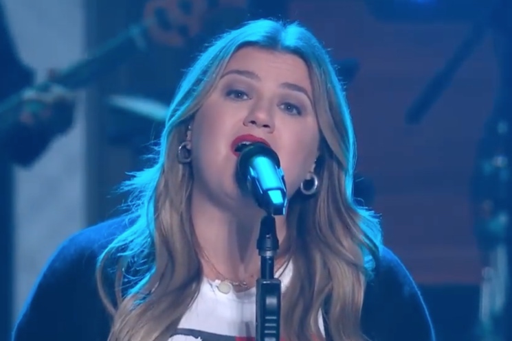 Kelly Clarkson Takes Us to the Place We Love with Cover of RHCP's 'Under the Bridge' 