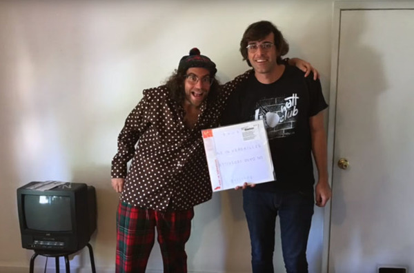 SNL's Kyle Mooney Dresses Up as Nardwuar and Interviews Ducktails 