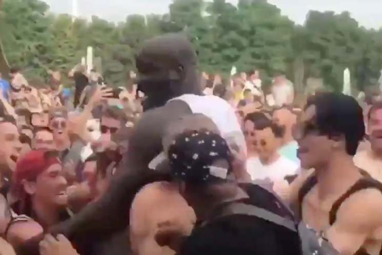 Here's Footage of Shaq in a Mosh Pit 