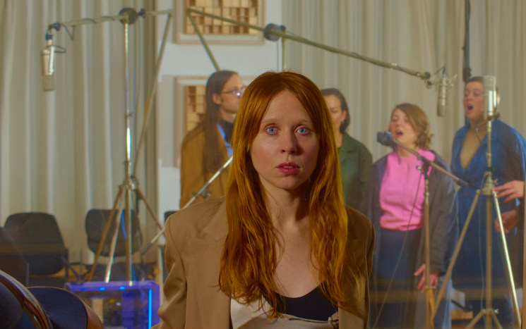 Holly Herndon Interweaves Human and Artificial Intelligence on New Album 'PROTO' 