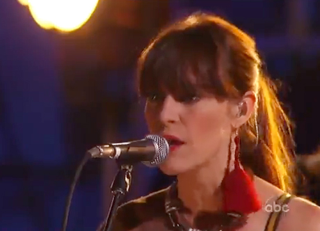 Feist 'How Come You Never Go There' / 'The Bad in Each Other' (live on 'Kimmel')