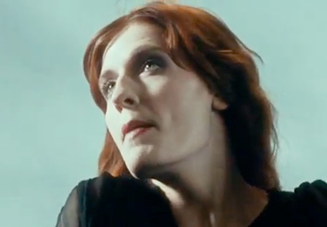 Florence and the Machine 'No Light, No Light' (video)