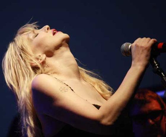 Watch Courtney Love Cover Britney Spears' 'Lucky' 