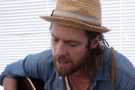 Matt Mays Performs 'Chase the Light' on Exclaim! TV