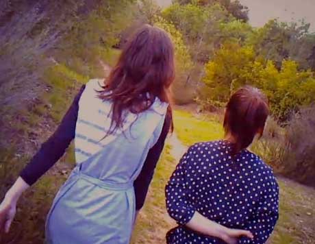 Julia Holter and Nite Jewel 'What We See' (video)