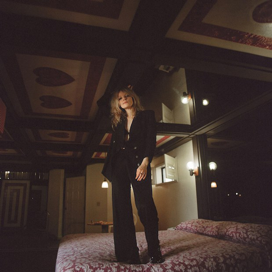 Jessica Pratt Announces 'Quiet Signs' LP, Shares New Song 