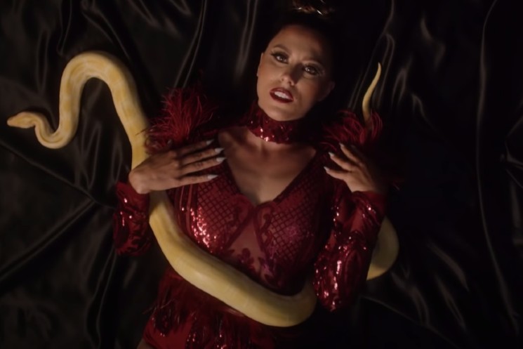 Hamilton's Raquel Kiaraa Premieres Venomous Video for 'Love Got Me Sick' 