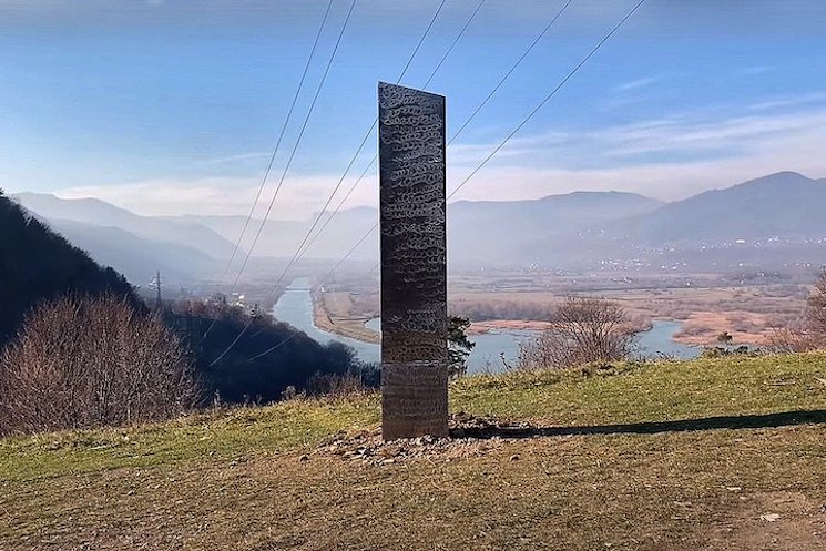 Another Mysterious 'Space Odyssey'-Style Monolith Has Appeared in Romania 